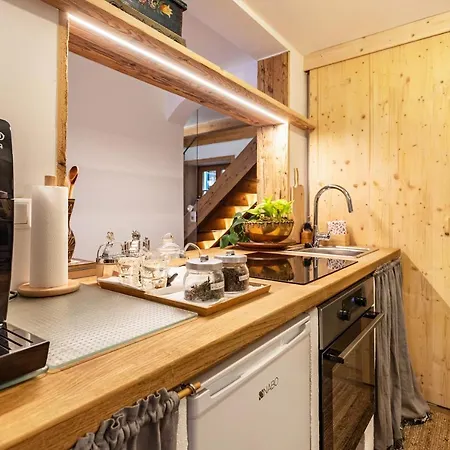 1 - Lockstein Apartament *